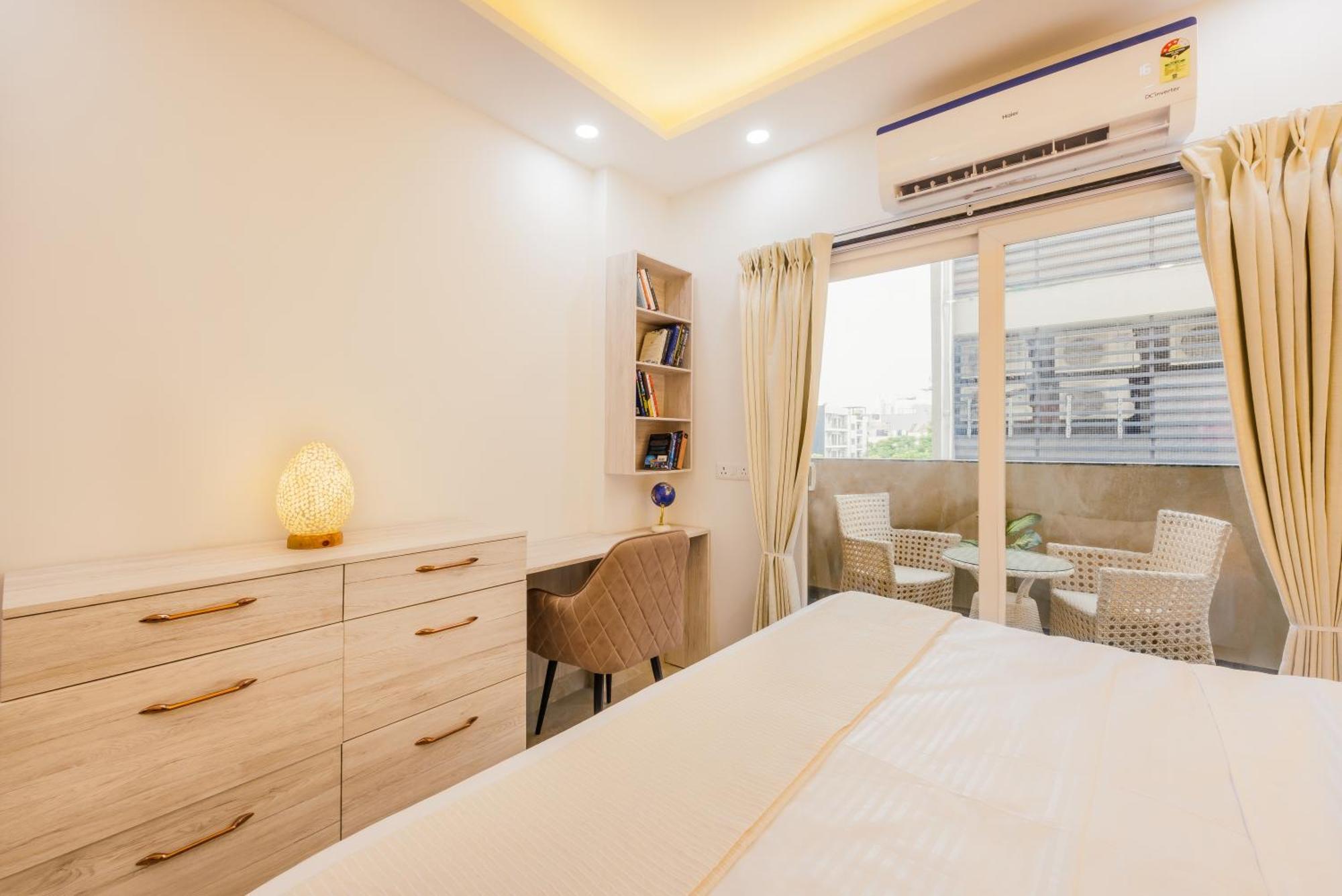 Kyomi Service Apartments Ґурґаон Екстер'єр фото