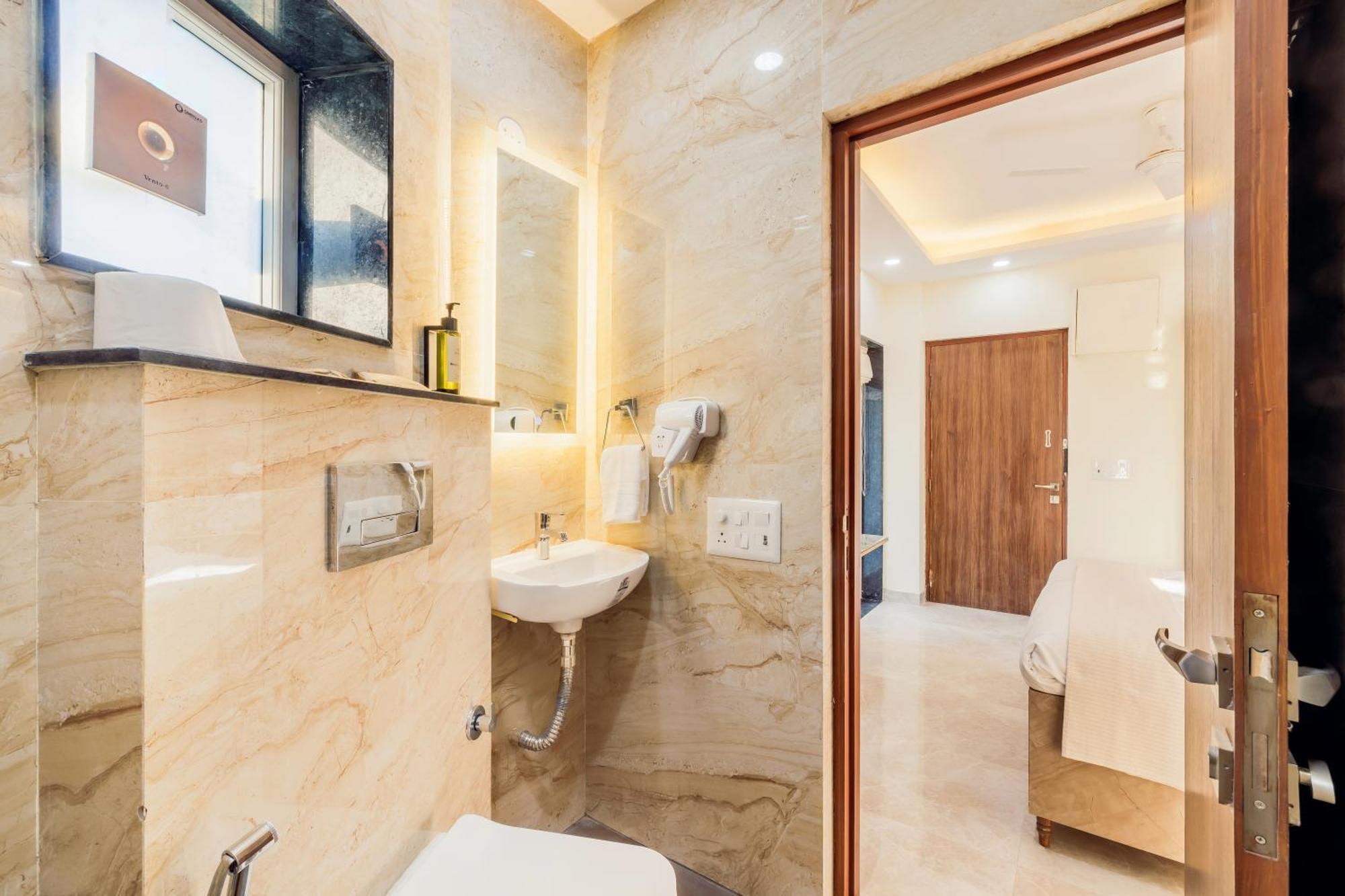 Kyomi Service Apartments Ґурґаон Екстер'єр фото